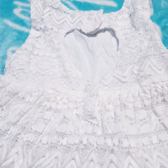 Dresses - Picture 3 of 5